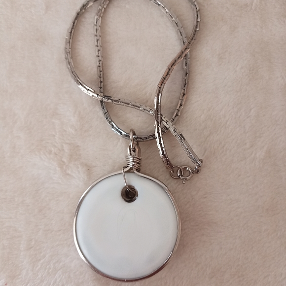 BESHEEK Glass Pendant Necklace NWOT - Picture 5 of 11